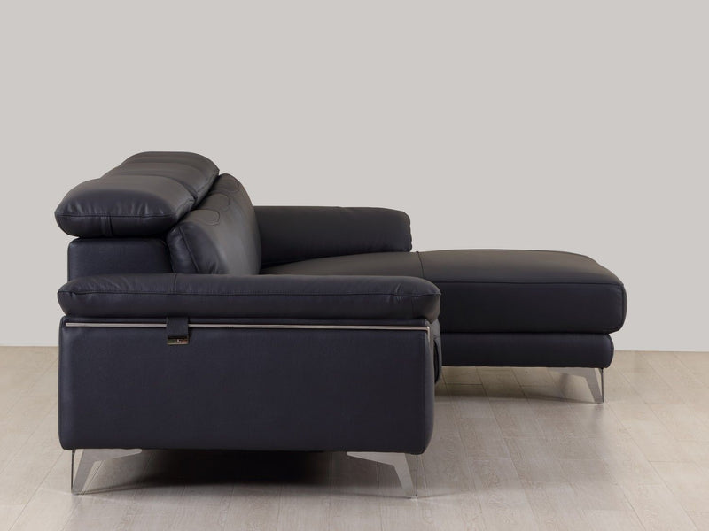 727 - Sectional