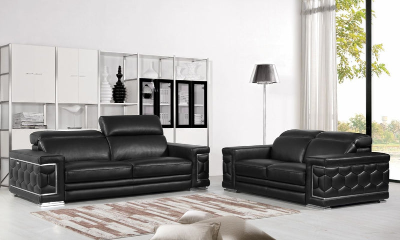 692 - Sofa, Loveseat