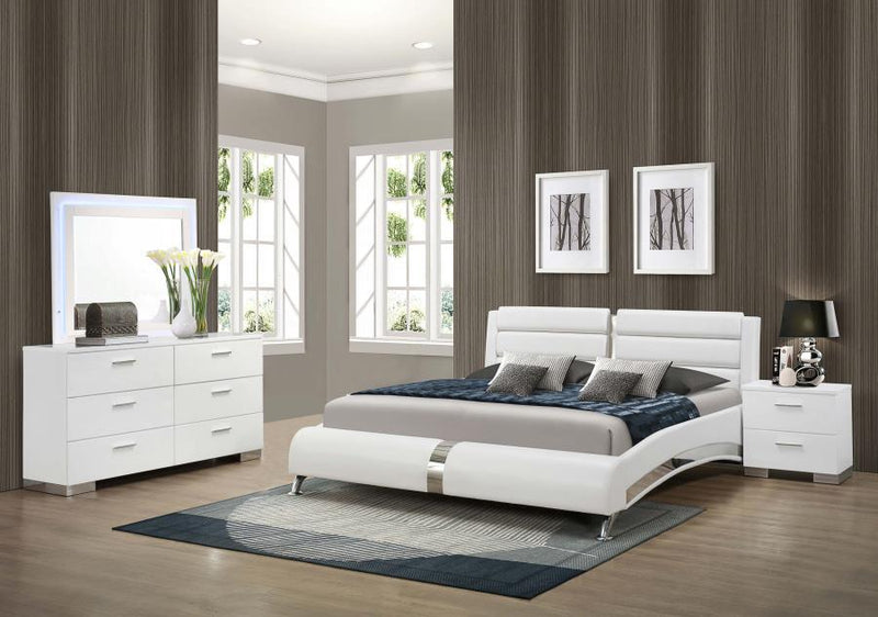 Jeremaine - Upholstered Platform Bedroom Set With LED